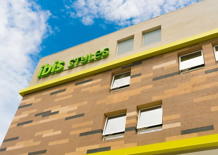 Delphin SurfHotel Guaruja